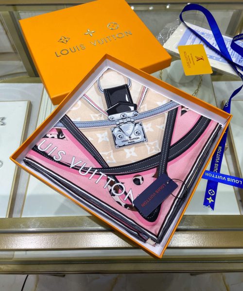 570735 Louis Vuitton Square 90 Silk Scarves