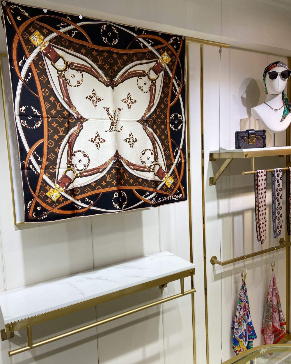 570736 Louis Vuitton Square 90 Silk Scarves