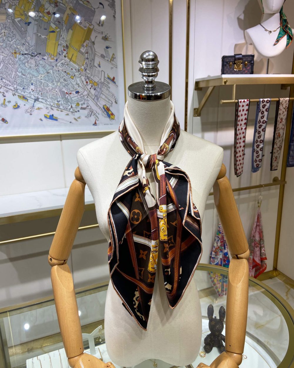 570736 Louis Vuitton Square 90 Silk Scarves