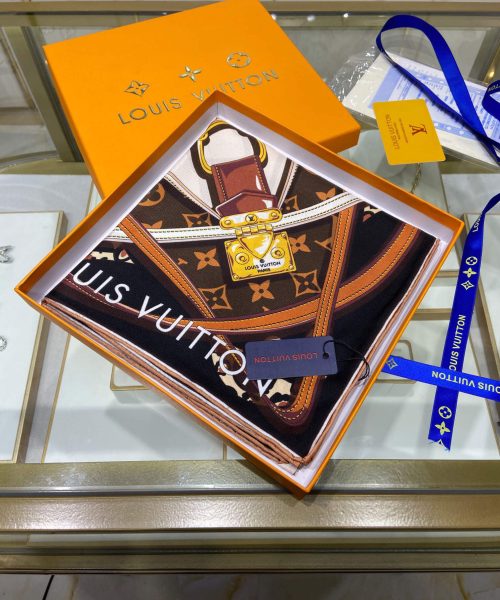 570736 Louis Vuitton Square 90 Silk Scarves