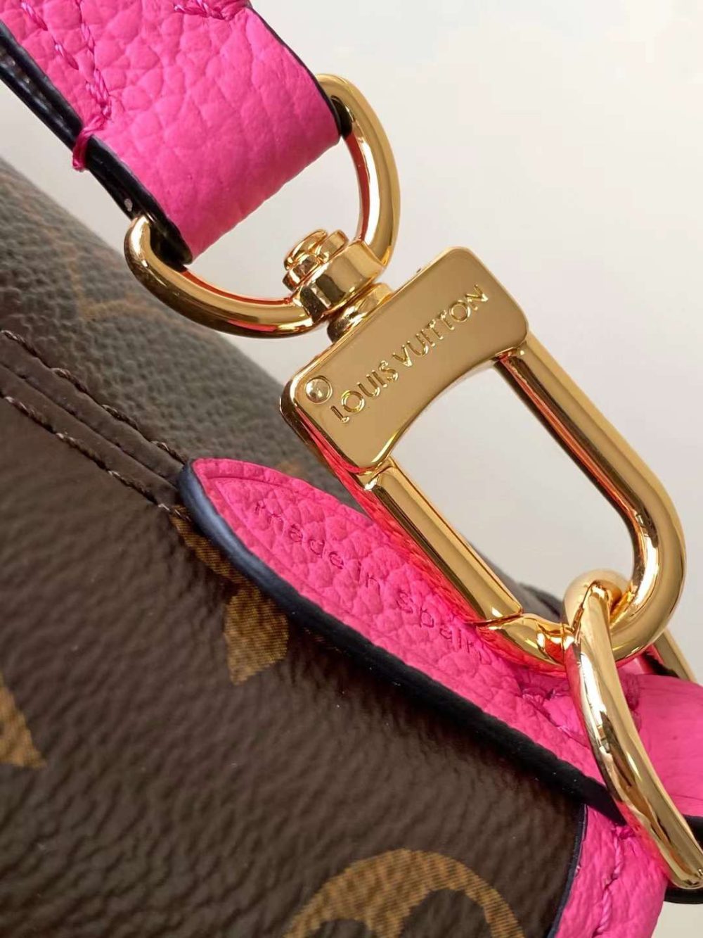 1:1 Replica Louis Vuitton LV Neverfull Bandoulière Inside Out BB Monogram Luxury Women Bag M12106 24cm - Image 3