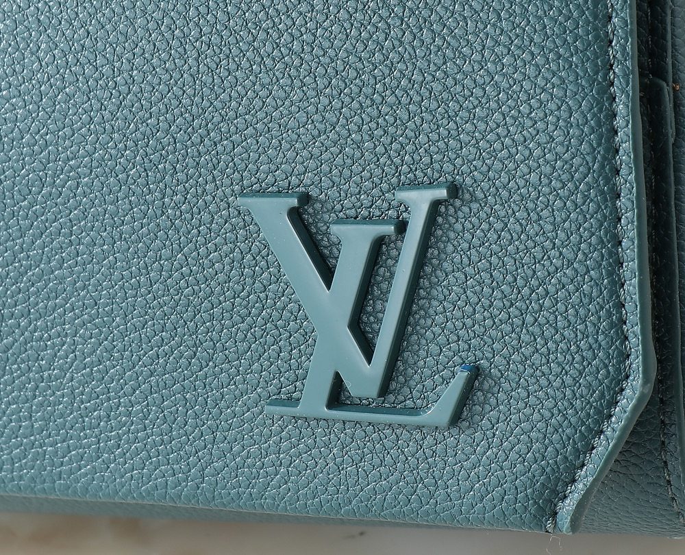1:1 Replica Louis Vuitton LV Takeoff Messenger LV Aerogram Luxury Bag For Women M23709 - 28 cm