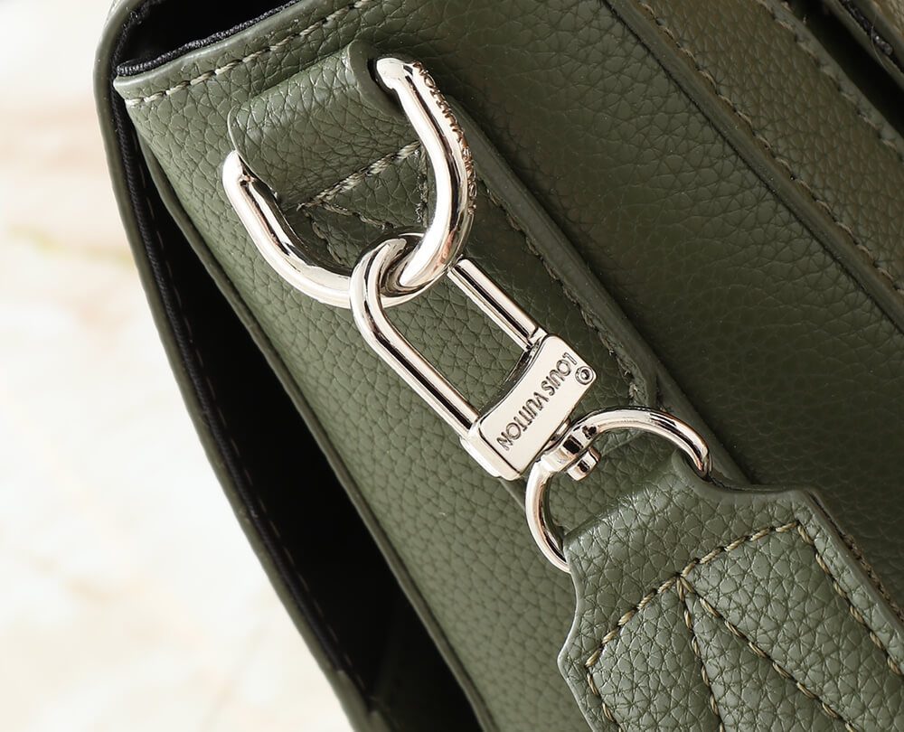 1:1 Replica Louis Vuitton LV Messenger LV Aerogram Luxury Bag For Women M25125 - 22 cm