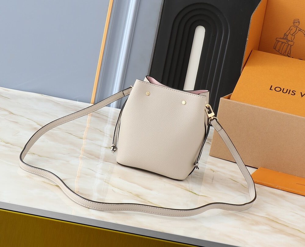 1:1 Replica Louis Vuitton LV NANO LOCKME BUCKET Luxury Bag For Women M68709 - 16 cm