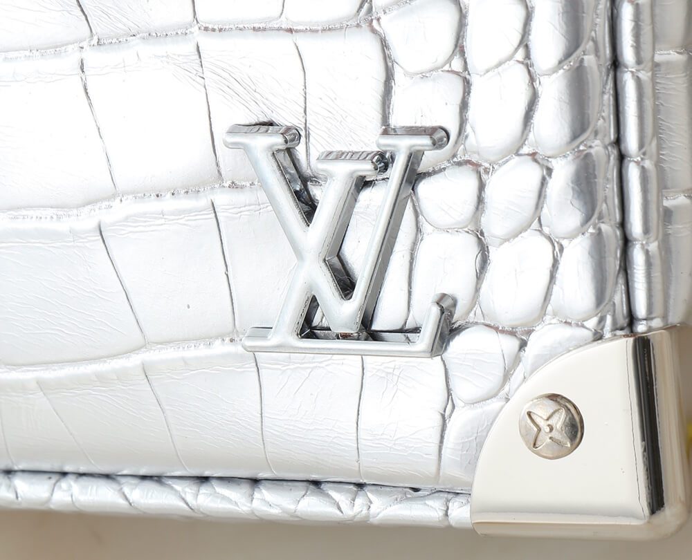 1:1 Replica Louis Vuitton LV Soft Trunk Taurillon Monogram 4 Luxury Bag For Women M57702 M44480 M68906 M44735 - 18.5 cm