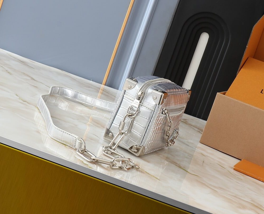 1:1 Replica Louis Vuitton LV Soft Trunk Taurillon Monogram 4 Luxury Bag For Women M57702 M44480 M68906 M44735 - 18.5 cm