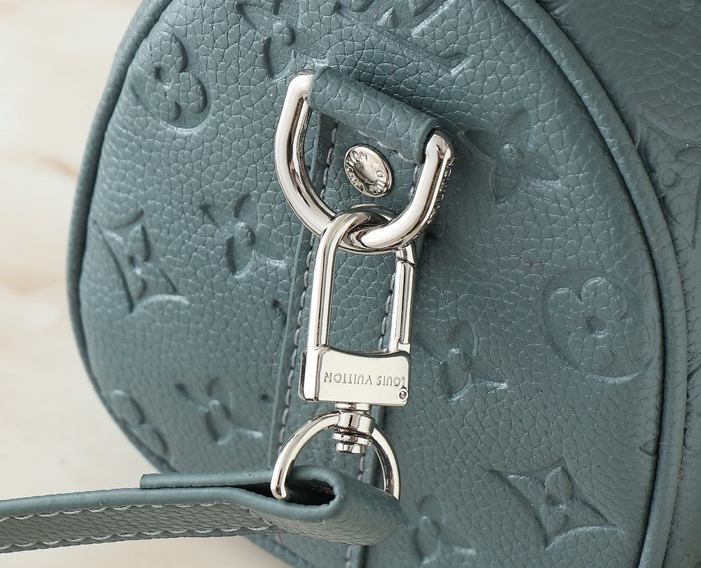 1:1 Replica Louis Vuitton LV Keepall Bandouliere 25 Taurillon Monogram Luxury Bag For Women M13866 - 25 cm