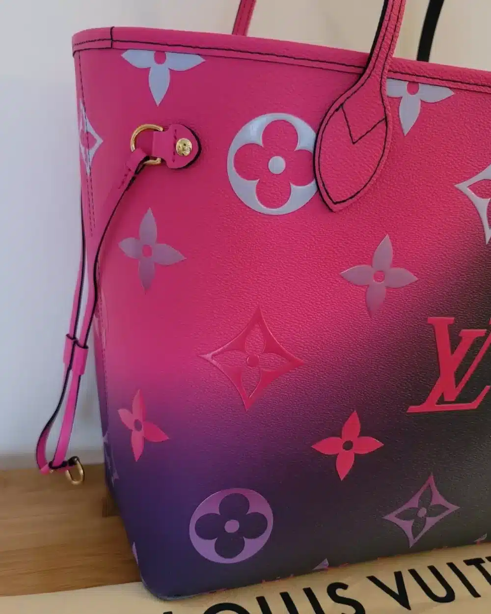1:1 Replica Louis Vuitton LV Midnight Fuschia Neverfull MM Monogram Luxury Bag For Women - 31cm/ 12.3in