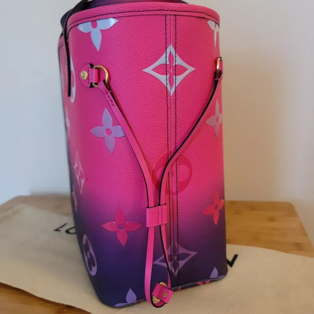 1:1 Replica Louis Vuitton LV Midnight Fuschia Neverfull MM Monogram Luxury Bag For Women - 31cm/ 12.3in - Image 3