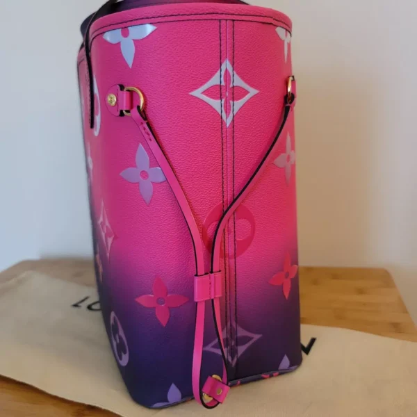 1:1 Replica Louis Vuitton LV Midnight Fuschia Neverfull MM Monogram Luxury Bag For Women - 31cm/ 12.3in