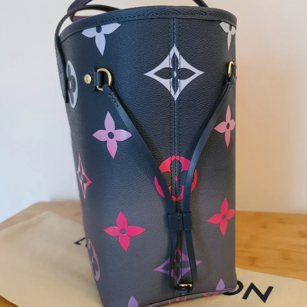 1:1 Replica Louis Vuitton LV Midnight Fuschia Neverfull MM Monogram Luxury Bag For Women - 31cm/ 12.3in - Image 5