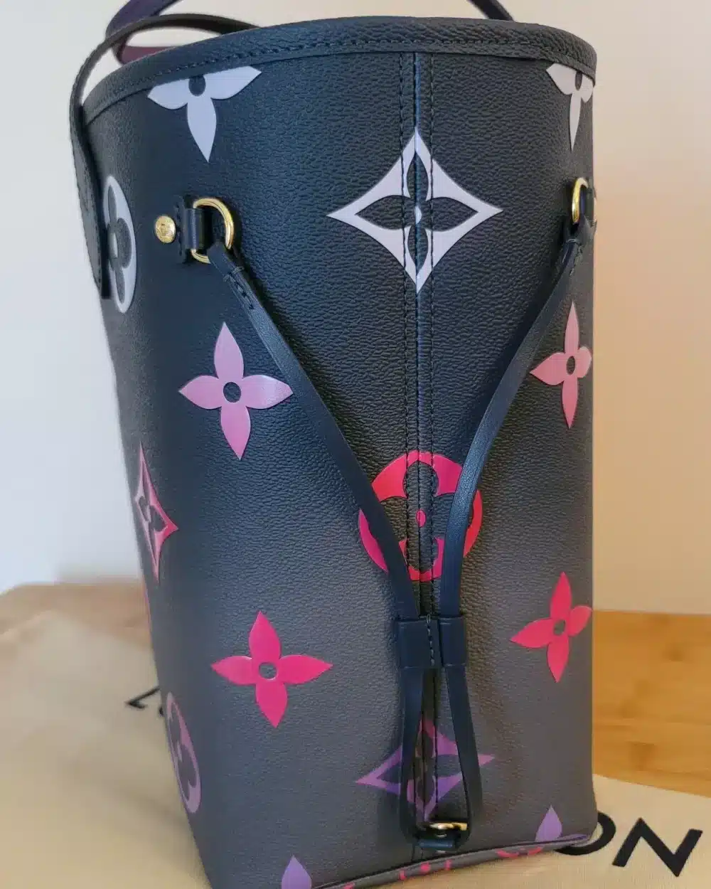 1:1 Replica Louis Vuitton LV Midnight Fuschia Neverfull MM Monogram Luxury Bag For Women - 31cm/ 12.3in