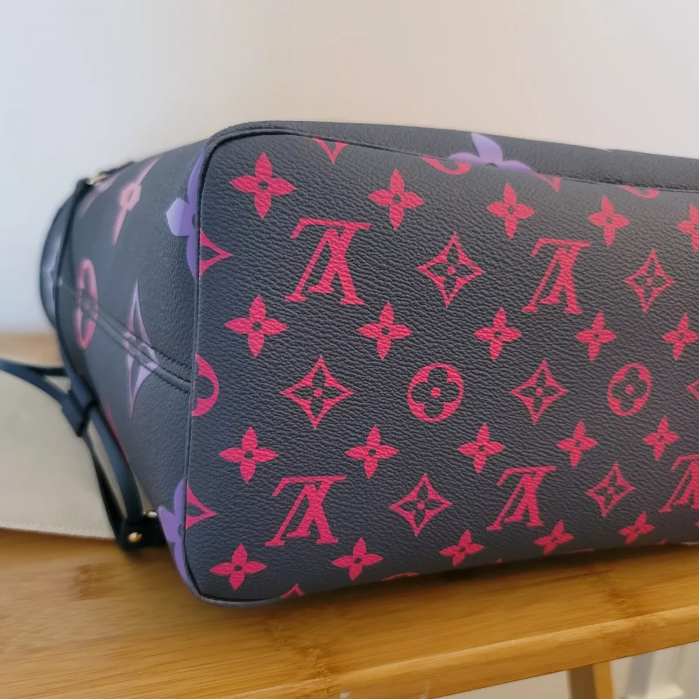 1:1 Replica Louis Vuitton LV Midnight Fuschia Neverfull MM Monogram Luxury Bag For Women - 31cm/ 12.3in - Image 7