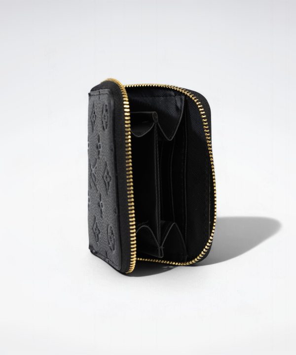 Louis Vuitton Wallet - WL007