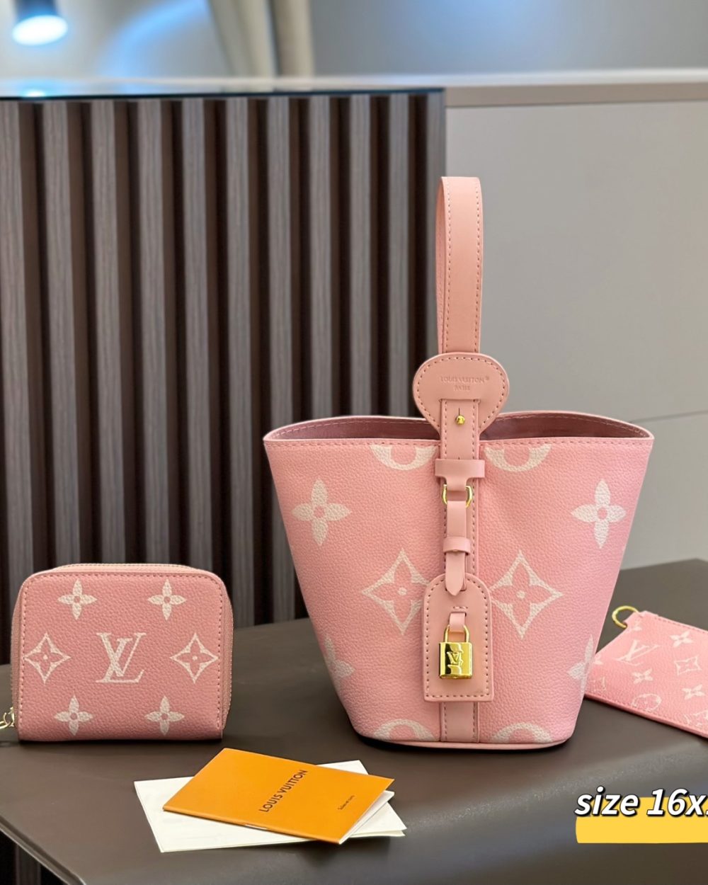 DBS-LC1013- All In BB Handbag Deal