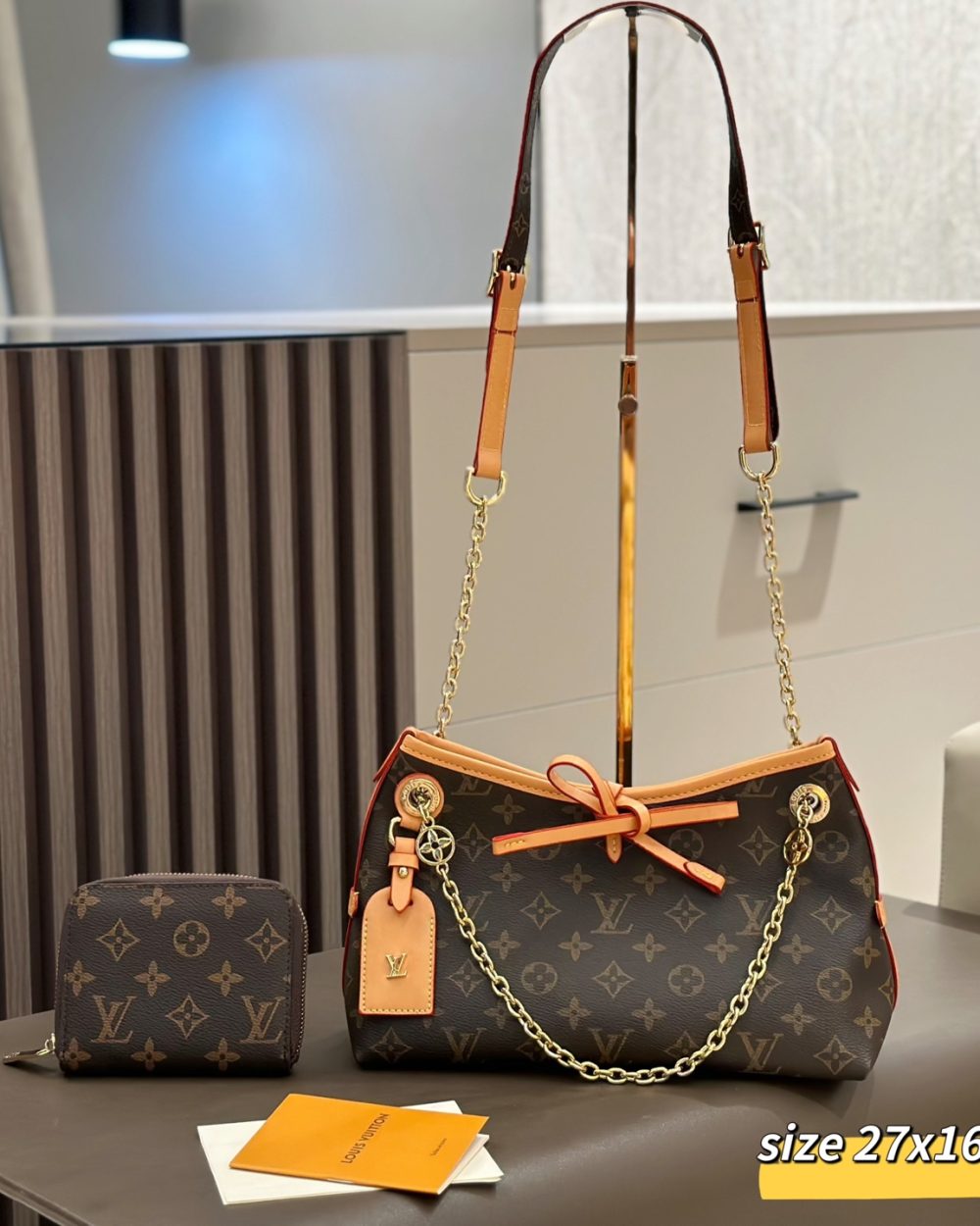 DBS-LC1023- CarryAll BB Handbag Deal