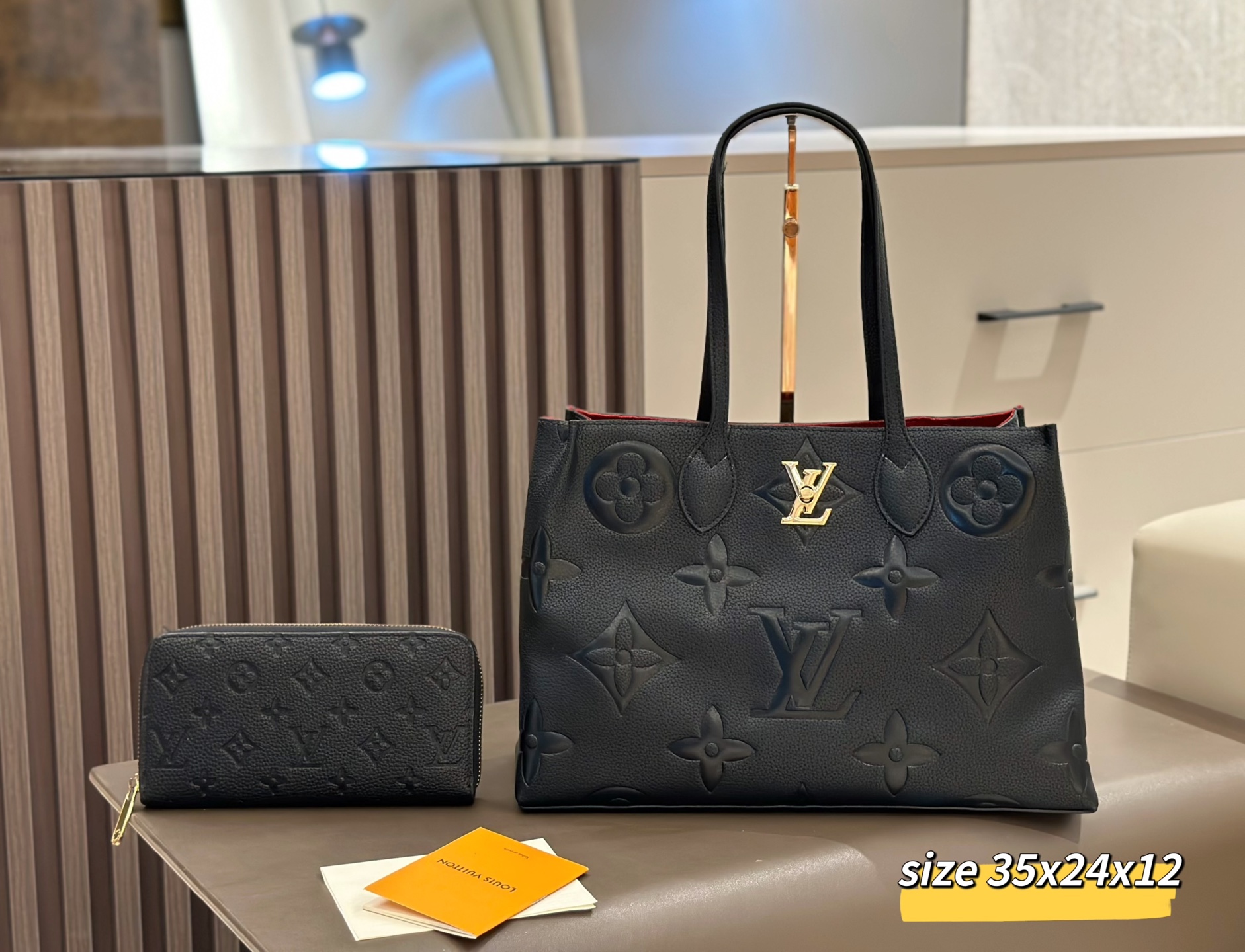 DBS-LC1055 - Onthego MM Handbag Deal 2 DBS-LC1055 - Onthego MM Handbag Deal - Image 2