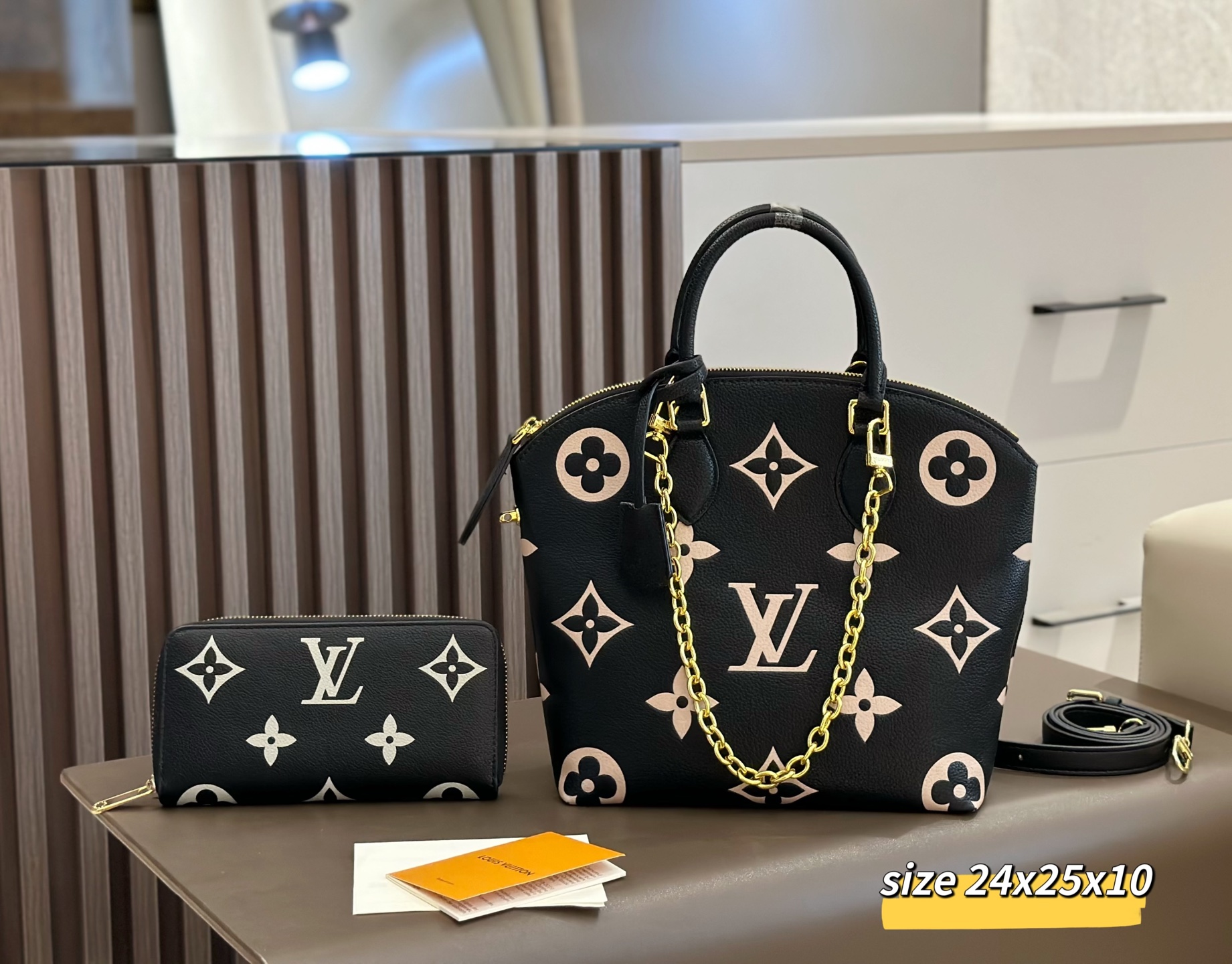 DBS-LC1060 - Lockit PM Handbag Deal 2 DBS-LC1060 - Lockit PM Handbag Deal - Image 2