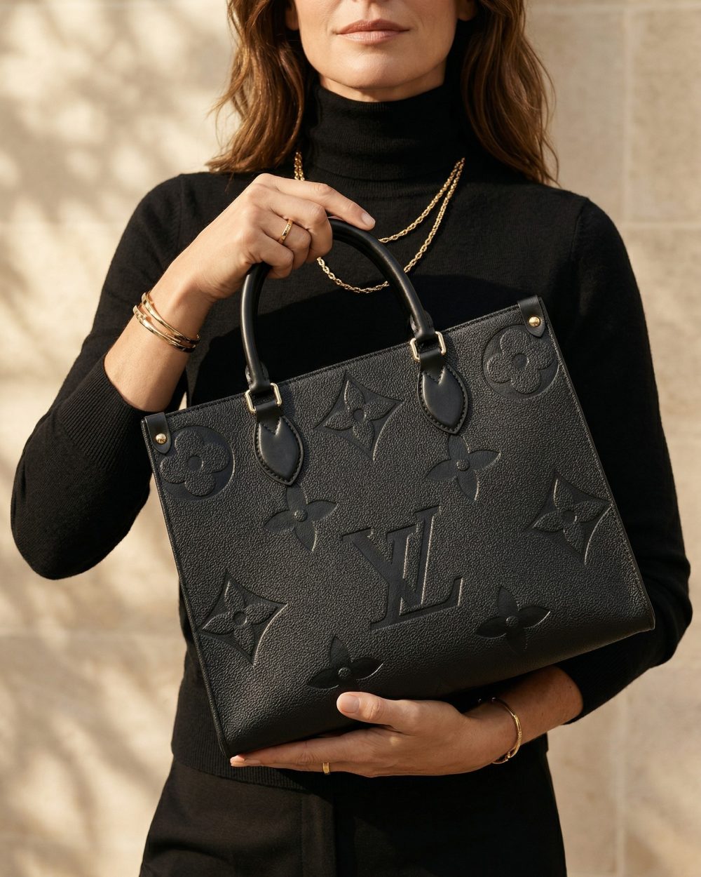 LC385 - Onthego MM Handbag