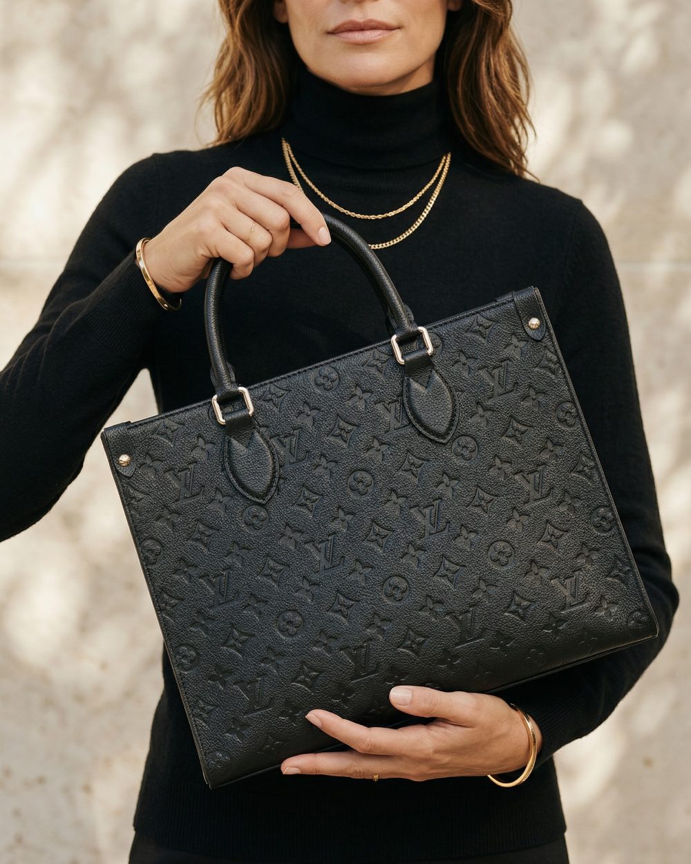 LC388 - Onthego MM Handbag