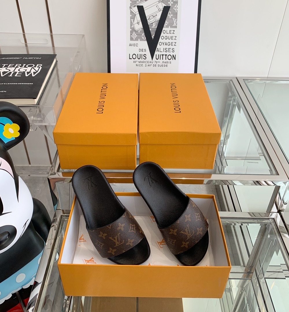 Louis Vuitton LV Waterfront Mule