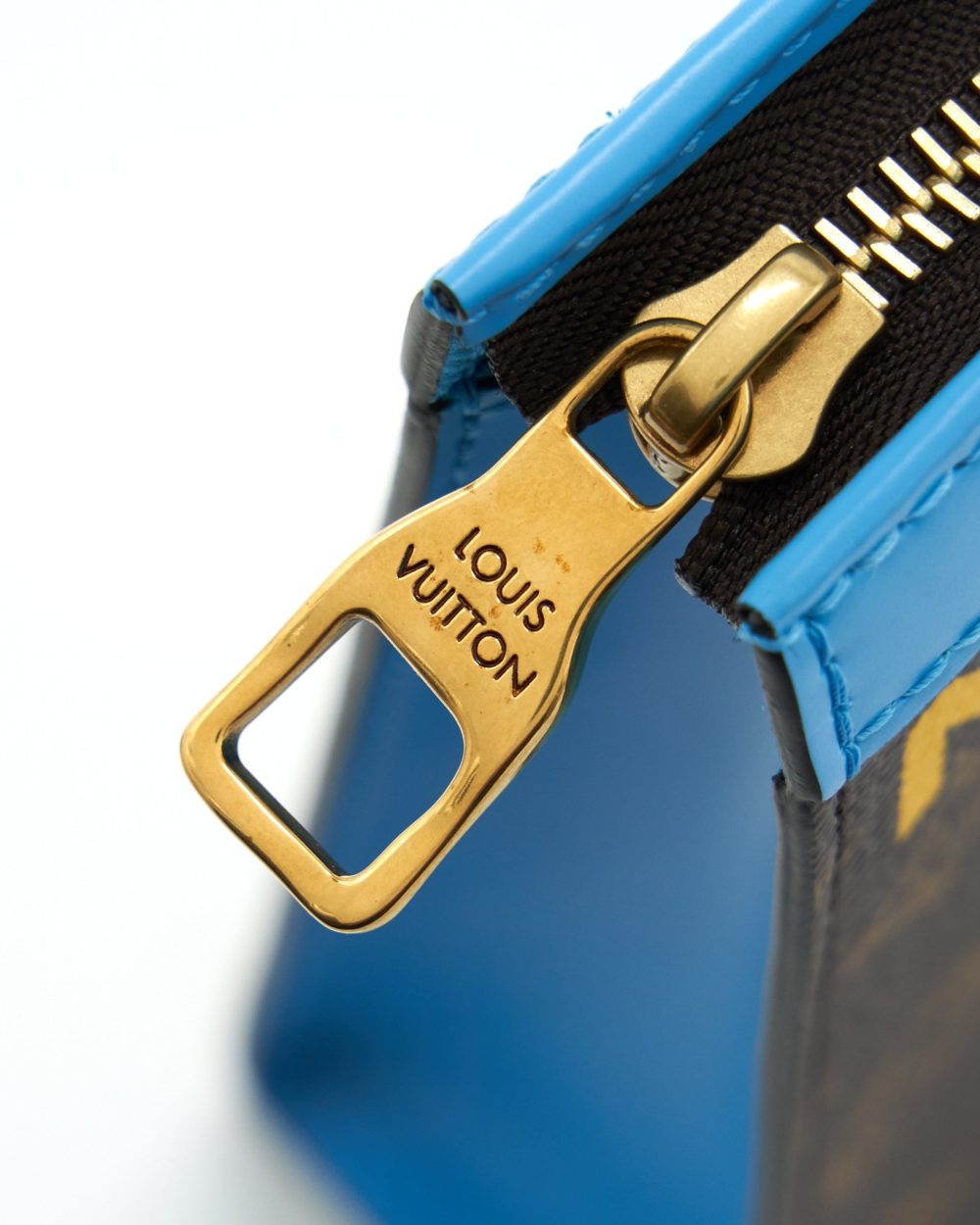 AAA Replica Louis Vuitton LV TOILETRY POCHETTE 26 VOYAGE NO.7 LIMITED MONOGRAM CANVAS GHW
