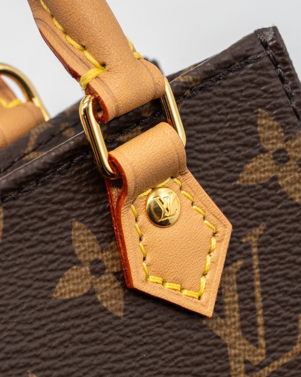 AAA Replica Louis Vuitton LV PETIT SAC PLAT MONOGRAM CANVAS GHW
