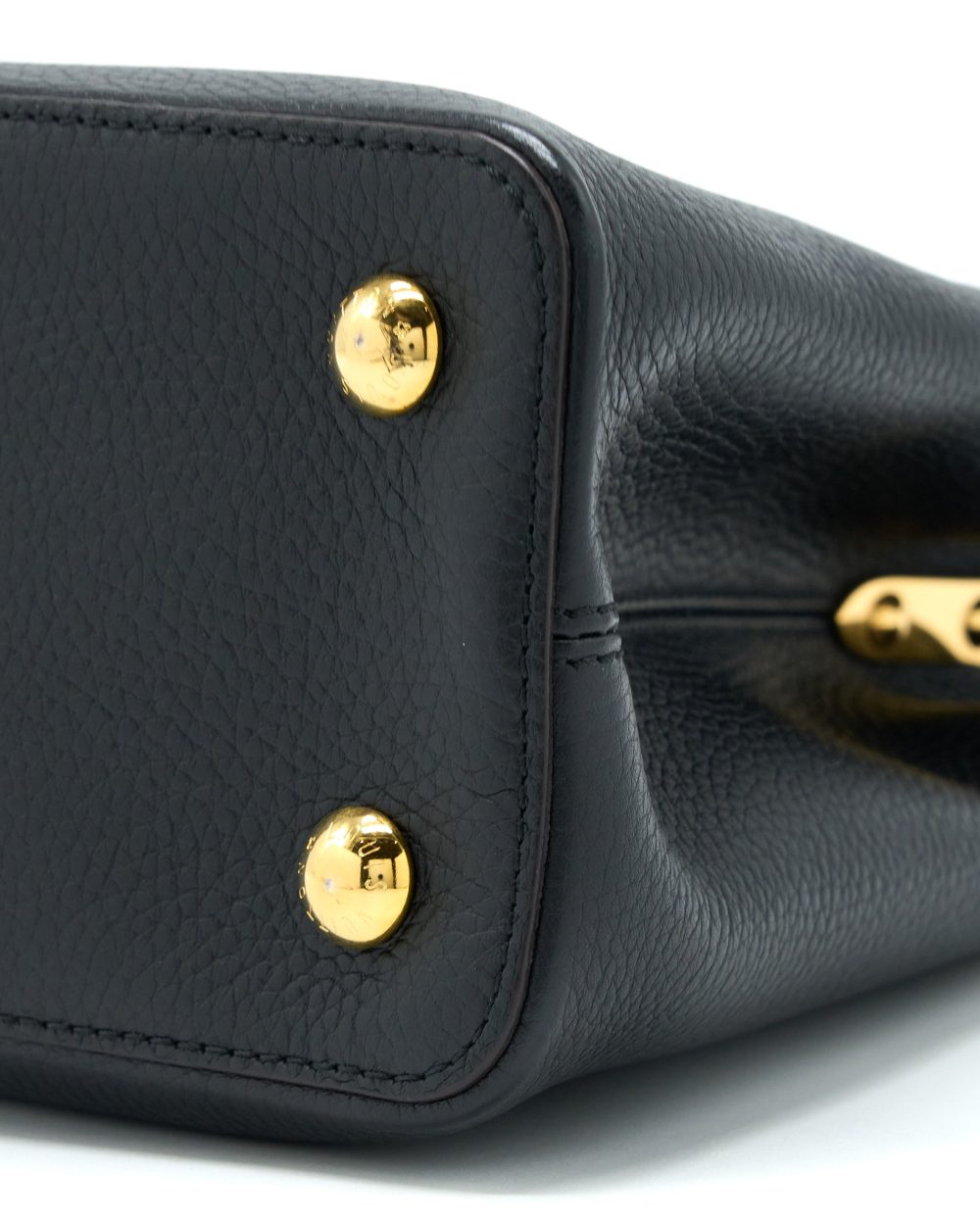 AAA Replica Louis Vuitton LV CAPUCINES MM TAURILLON BLACK GHW