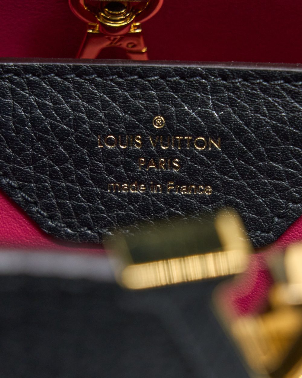 AAA Replica Louis Vuitton LV CAPUCINES MM TAURILLON BLACK GHW