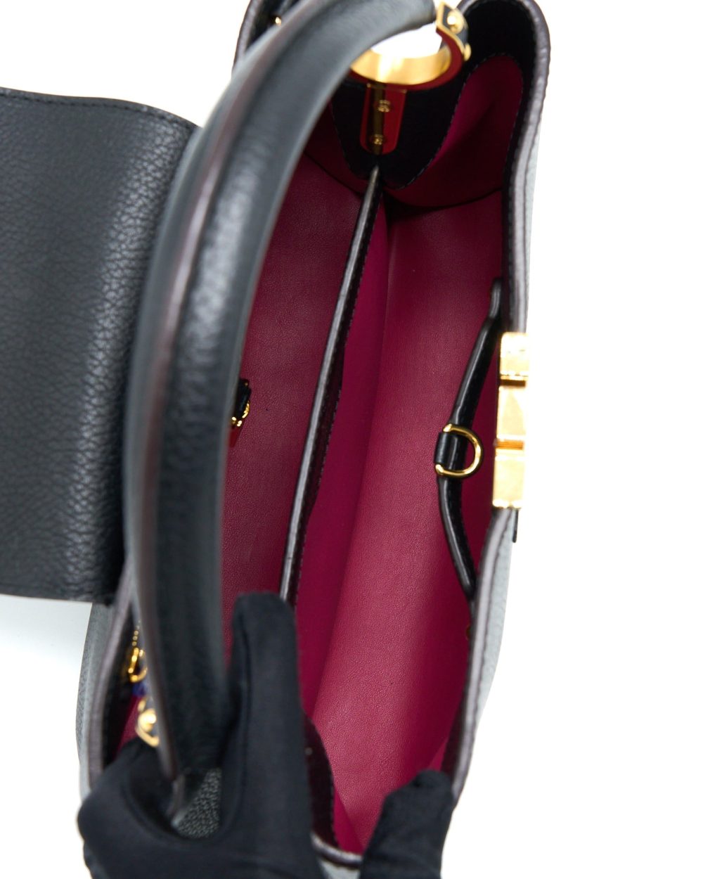 AAA Replica Louis Vuitton LV CAPUCINES MM TAURILLON BLACK GHW