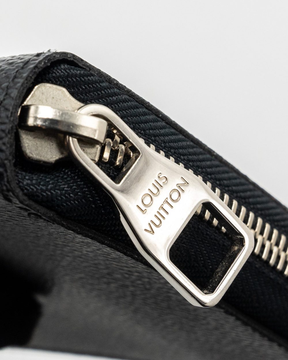 AAA Replica Louis Vuitton LV ZIPPY ORGANISER DAMIER GRAPHITE CANVAS BLACK SHW