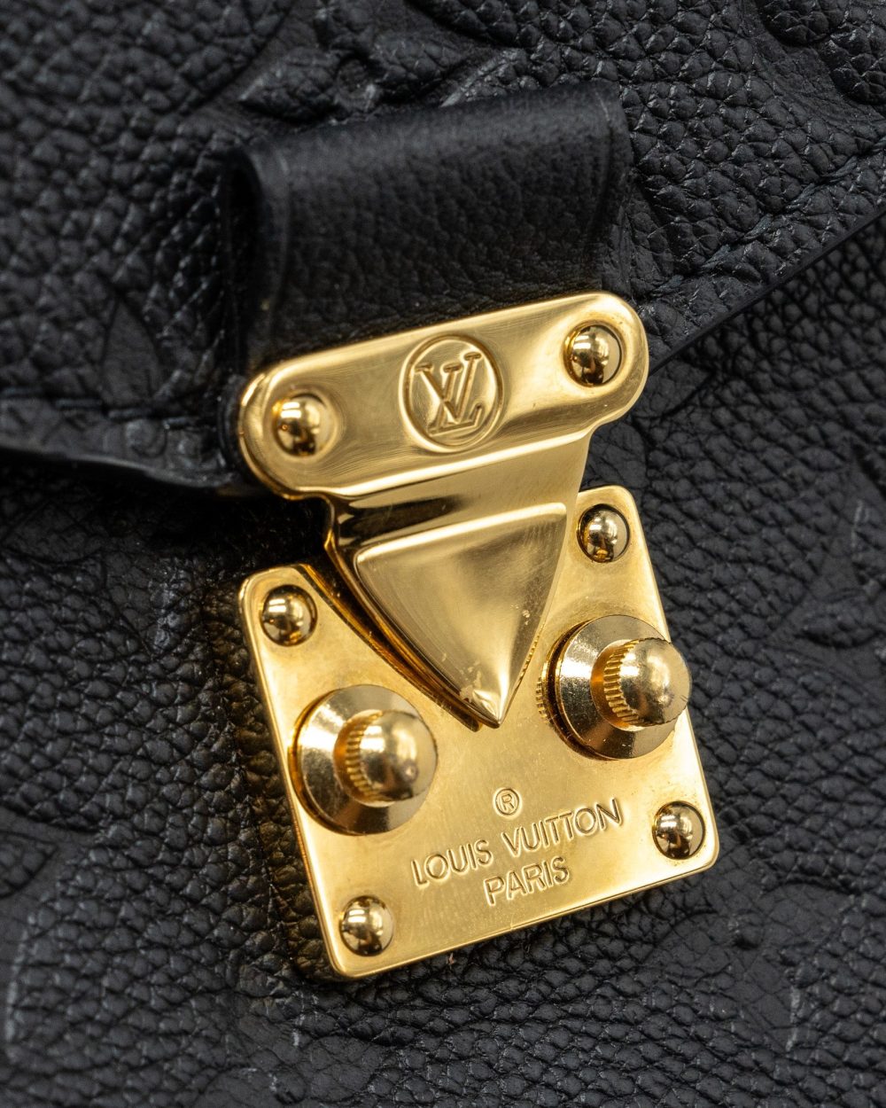 AAA Replica Louis Vuitton LV POCHETTE MÉTIS MONOGRAM EMPREINTE BLACK GHW (NEW VERSION)