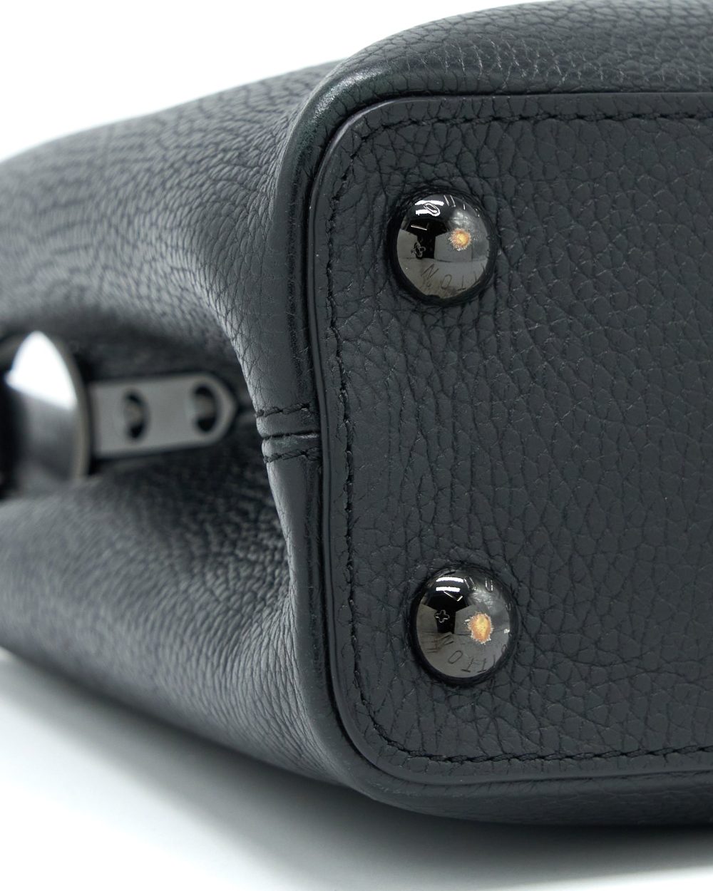 AAA Replica Louis Vuitton LV CAPUCINES BB TAURILLON SO BLACK WITH BLACK HARDWARE