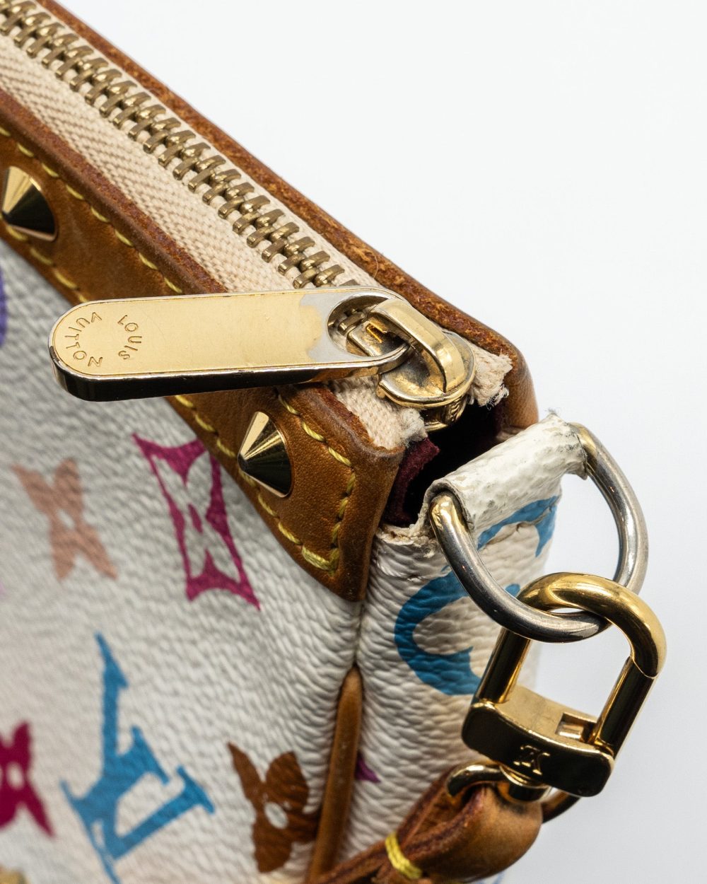 AAA Replica Louis Vuitton LV VINTAGE POCHETTE ACCESSORIES MULTICOLOUR MONOGRAM CANVAS WHITE GHW