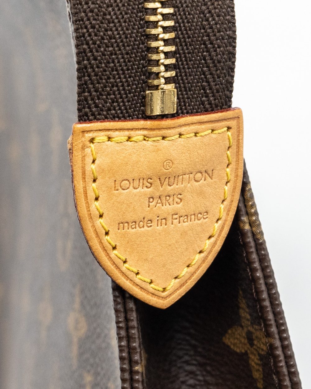 AAA Replica Louis Vuitton LV TOILETRY POCHETTE 26 MONOGRAM CANVAS GHW