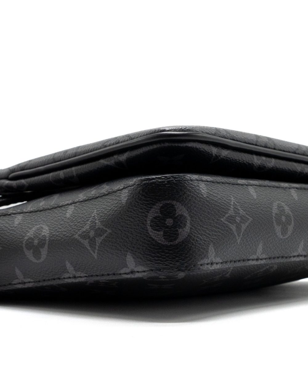 AAA Replica Louis Vuitton LV TRIO MESSENGER BAG MONOGRAM ECLIPSE SHW