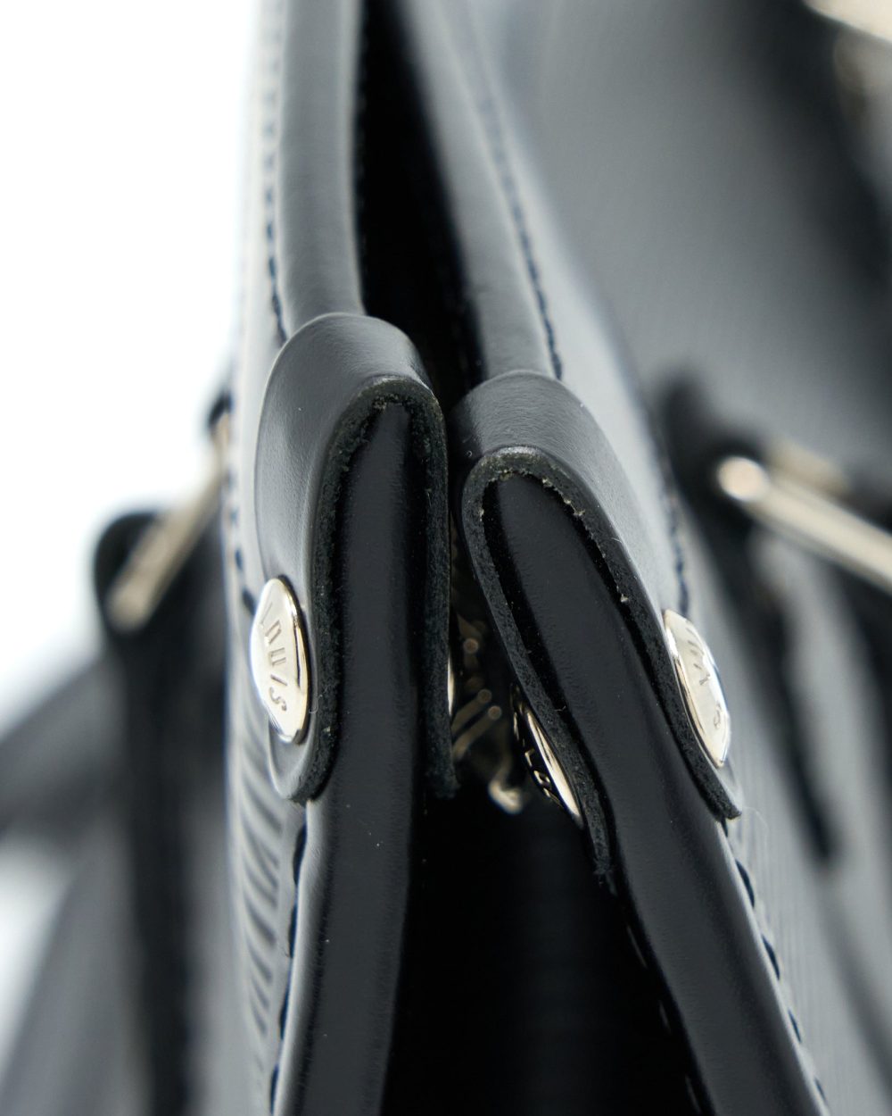 AAA Replica Louis Vuitton LV MADELEINE PM EPI BLACK SHW