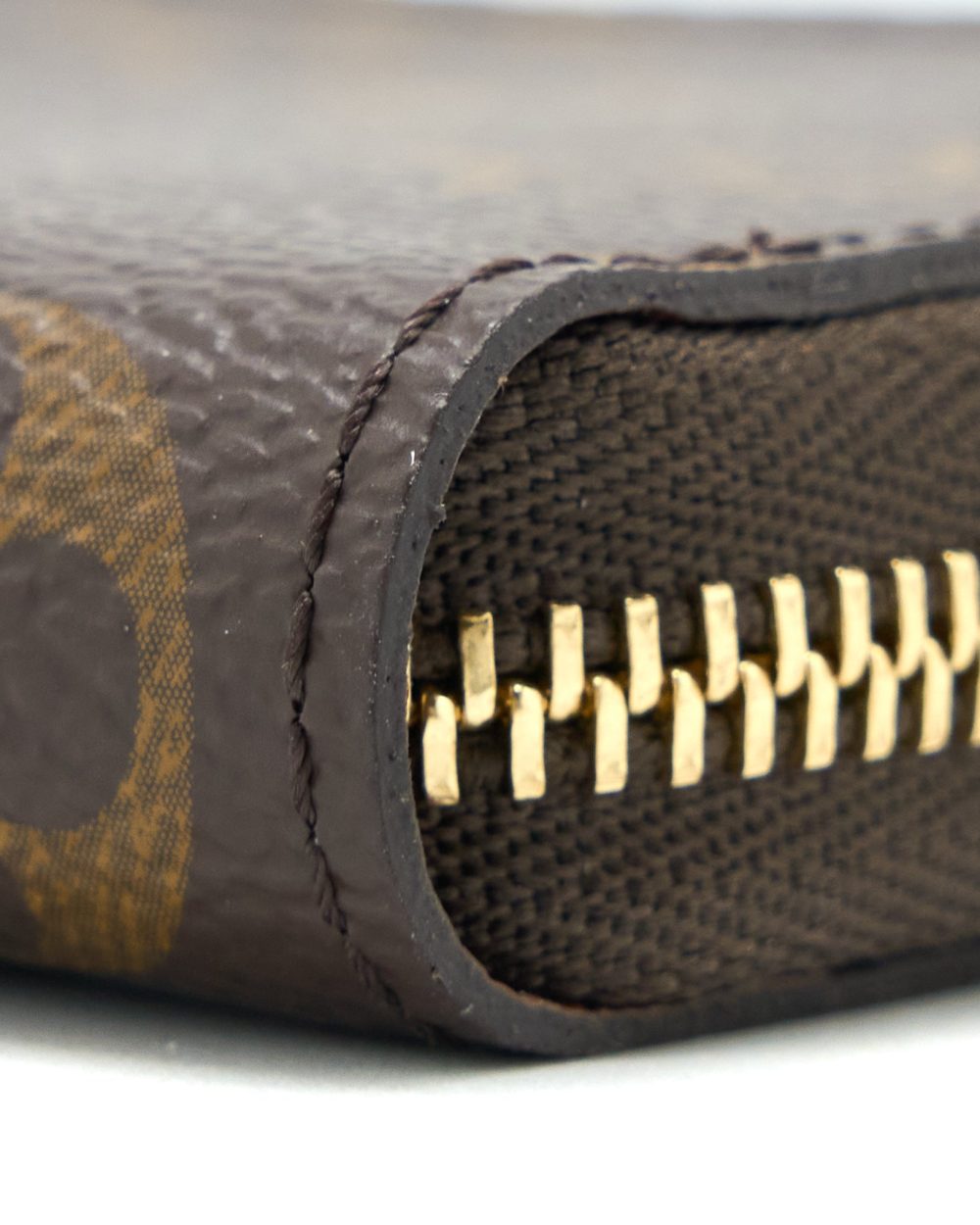 AAA Replica Louis Vuitton LV SMALL ZIP CARDHOLDER MONOGRAM CANVAS GHW