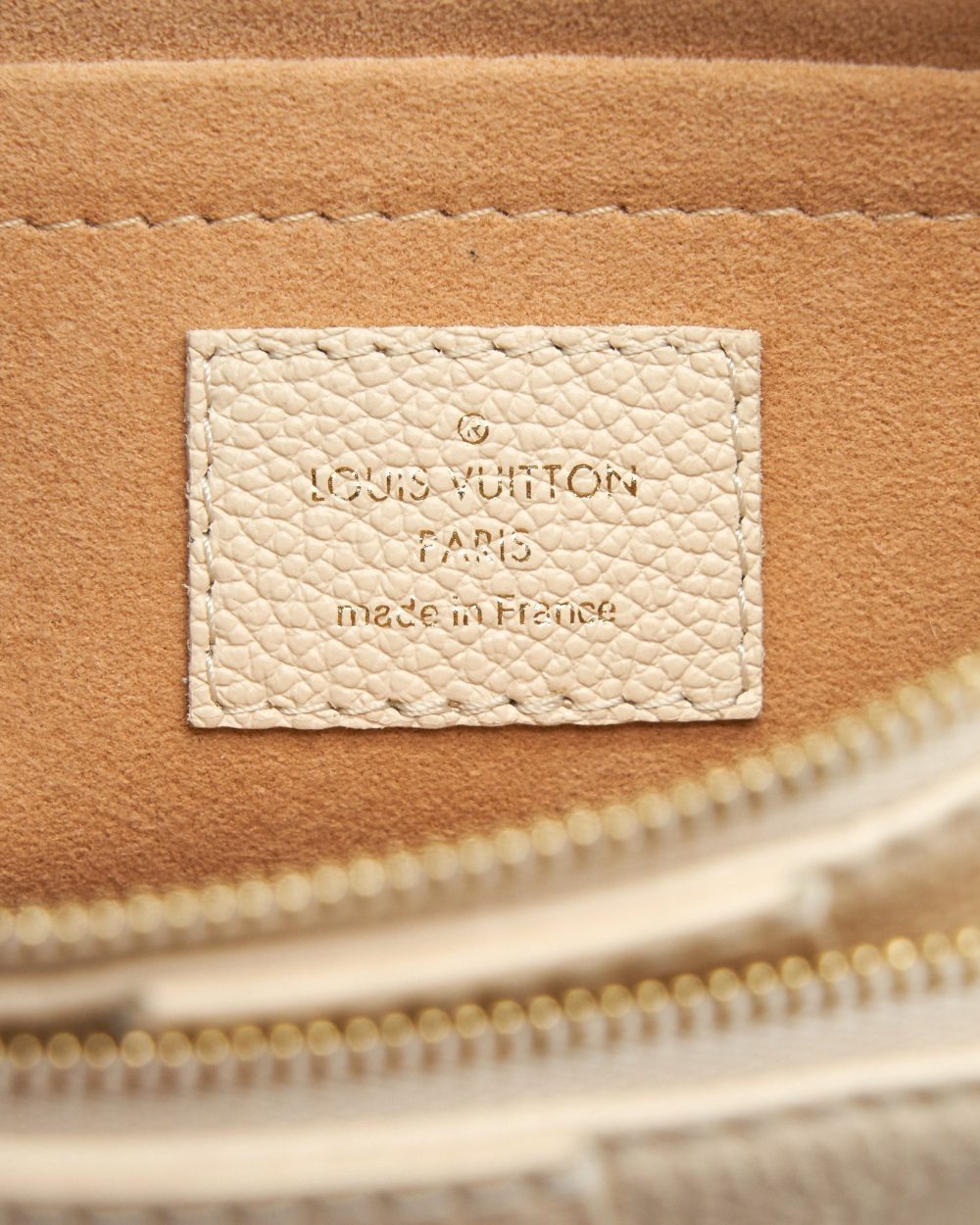AAA Replica Louis Vuitton LV MULTI POCHETTE WHITE