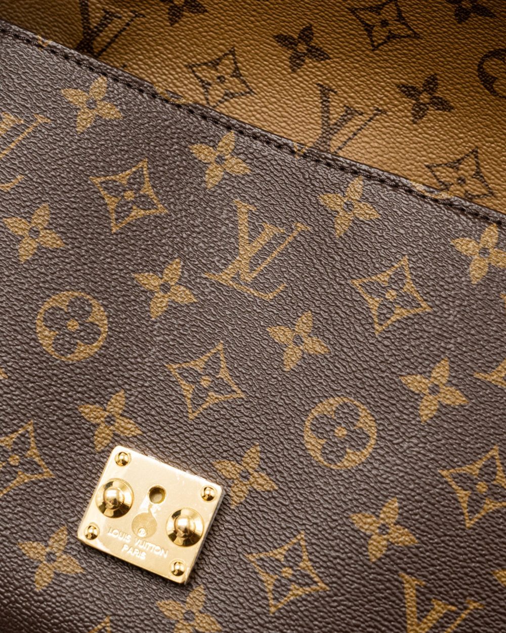 AAA Replica Louis Vuitton LV POCHETTE MÉTIS MONOGRAM REVERSE CANVAS GHW