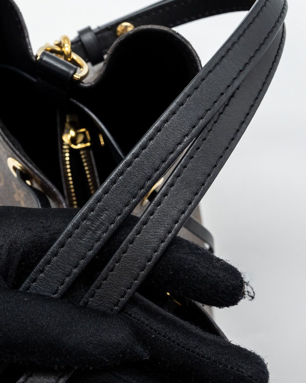 AAA Replica Louis Vuitton LV NEONOE MM MONOGRAM CANVAS BLACK GHW