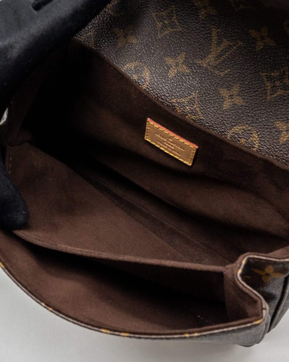 AAA Replica Louis Vuitton LV POCHETTE MÉTIS MONOGRAM CANVAS GHW