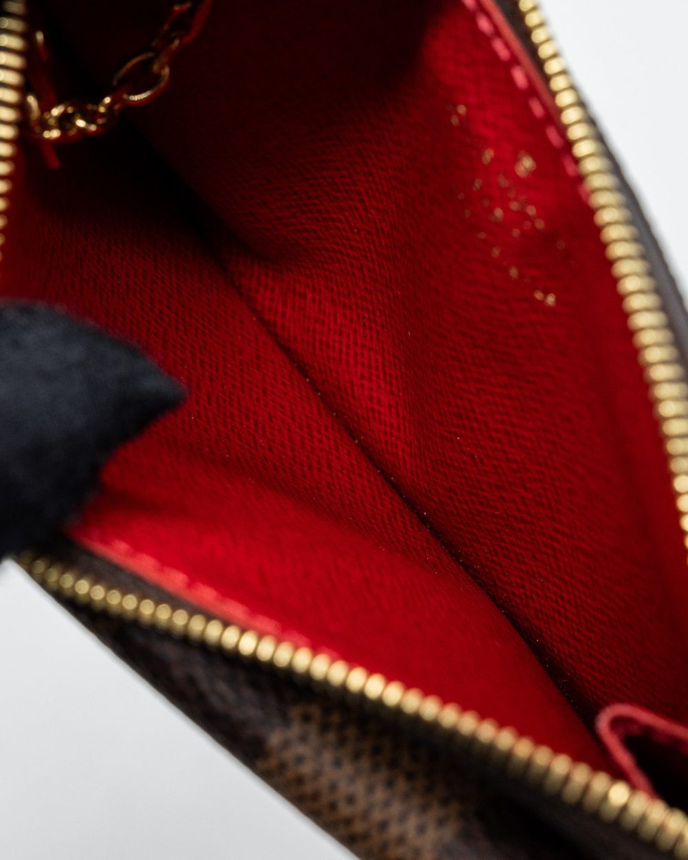 AAA Replica Louis Vuitton LV CARD HOLDER RECTO VERSO DAMIER EBENE/ RED GHW (NEW VERSION)