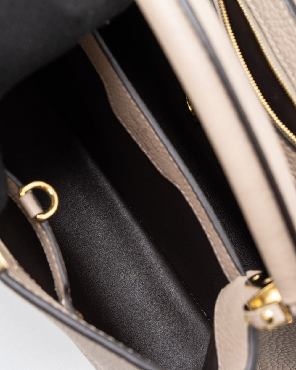 AAA Replica Louis Vuitton LV CAPUCINES BB TAURILLON GALET GHW