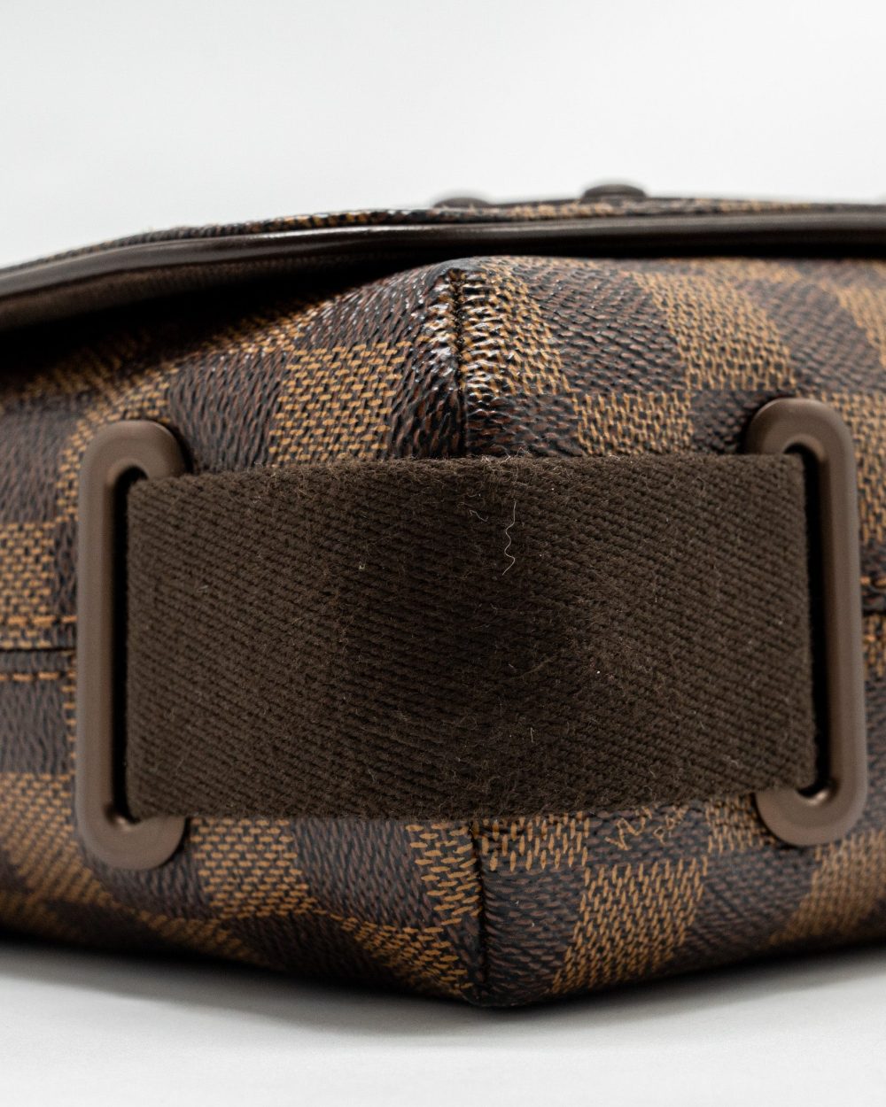 AAA Replica Louis Vuitton LV BROOKLYN PM MESSENGER BAG DAMIER EBENE CANVAS BROWN HARDWARE