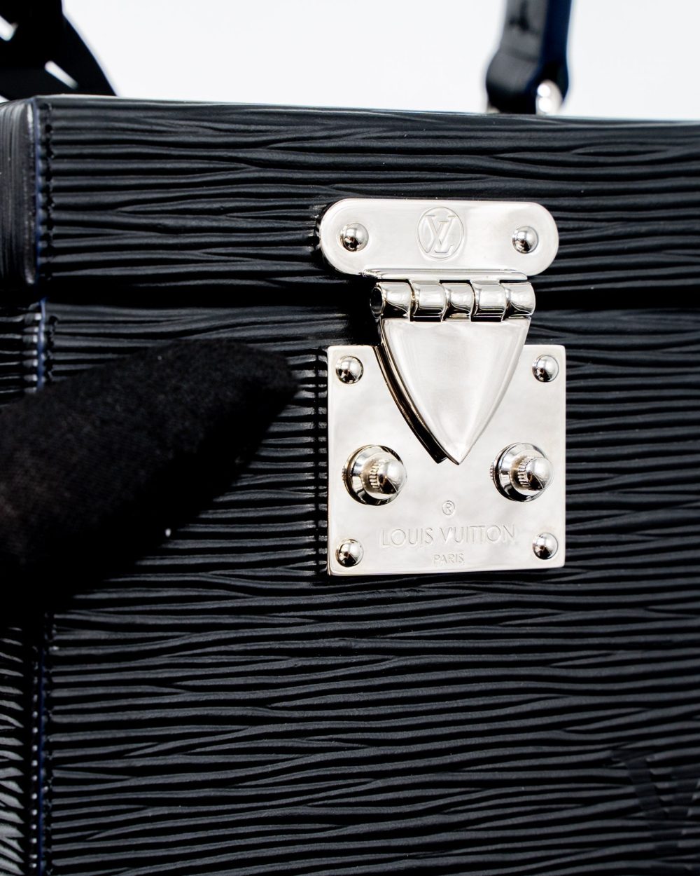 AAA Replica Louis Vuitton LV BLEECKER BOX BAG EPI BLACK SHW
