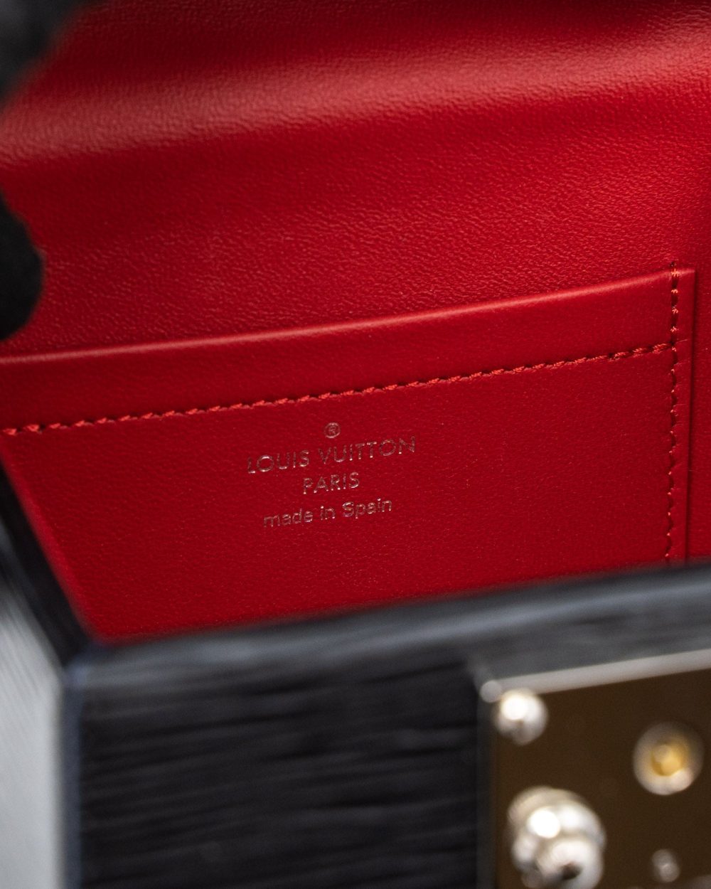 AAA Replica Louis Vuitton LV BLEECKER BOX BAG EPI BLACK SHW