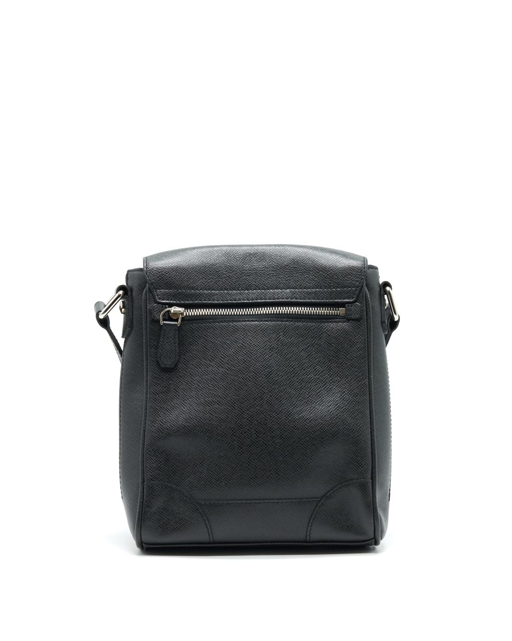 AAA Replica Louis Vuitton LV MEN'S MESSENGER BAG IN BLACK