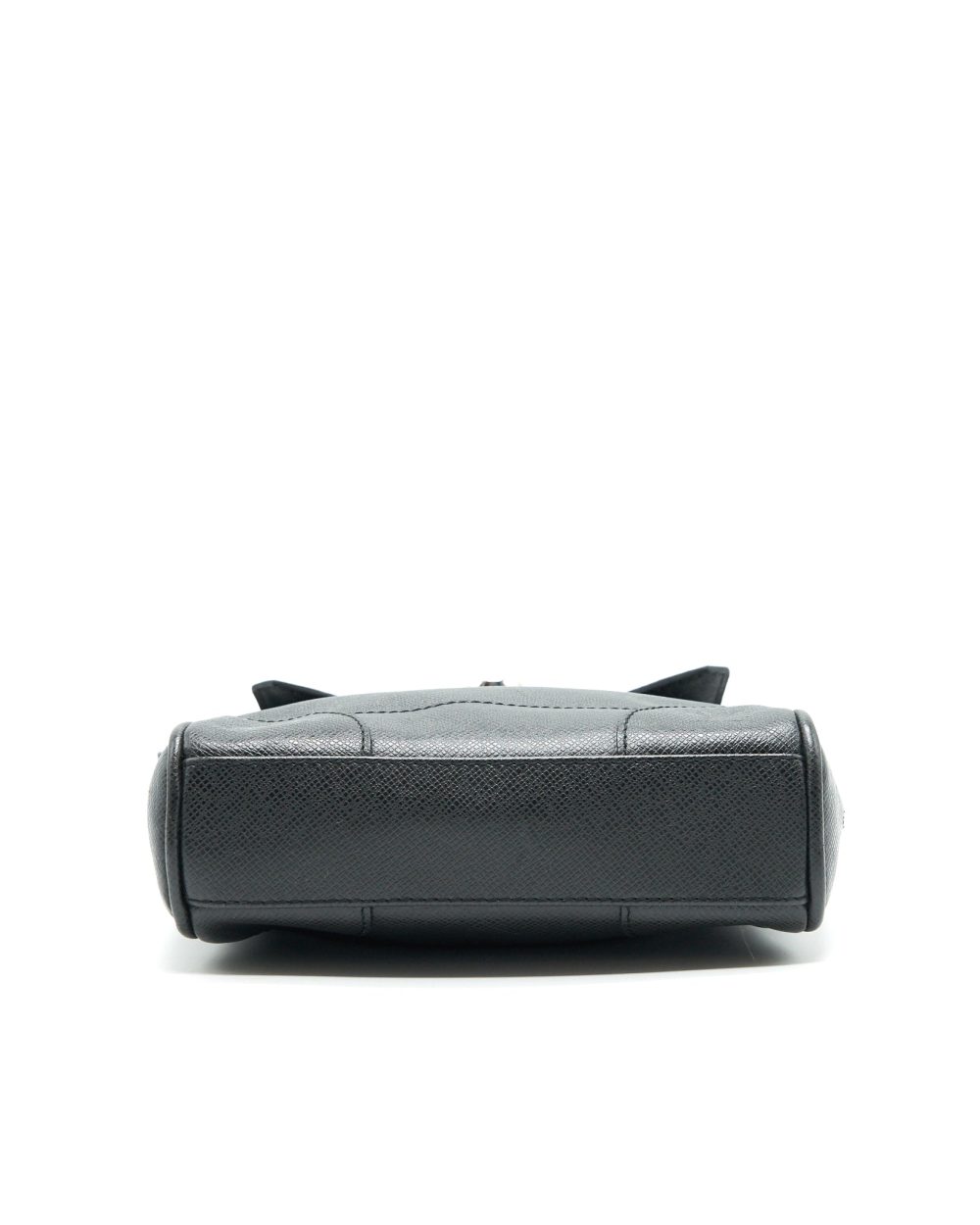 AAA Replica Louis Vuitton LV MEN'S MESSENGER BAG IN BLACK