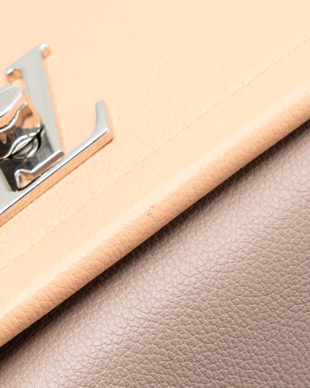 AAA Replica Louis Vuitton LV LOCK ME II BB CALFSKIN MULTICOLOR SHW